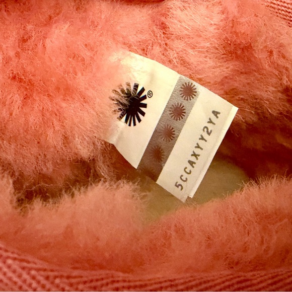 NEW IN BOX UGG Classic Ultra Mini Light Pink Blossom Ankle Boot Womens US 8 - Picture 5 of 10